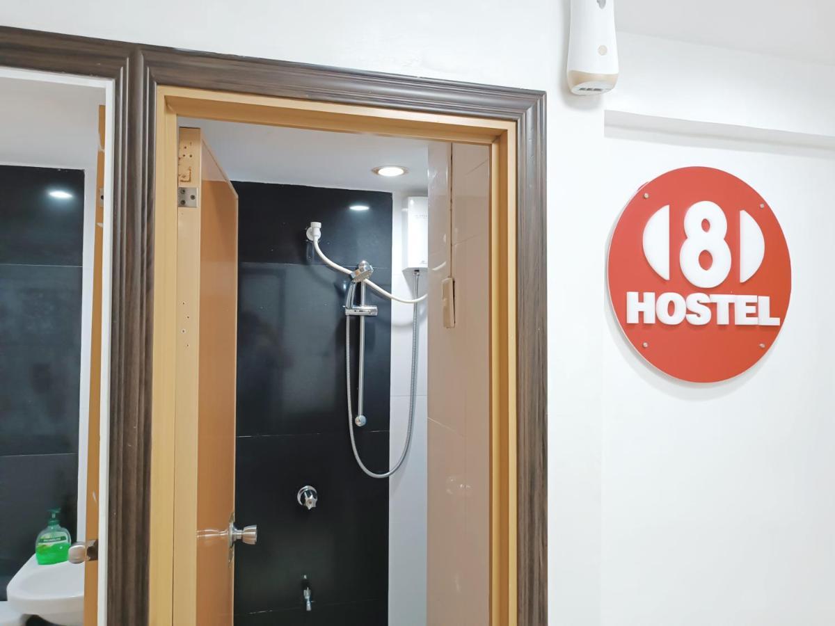 8Hostel Manila Esterno foto